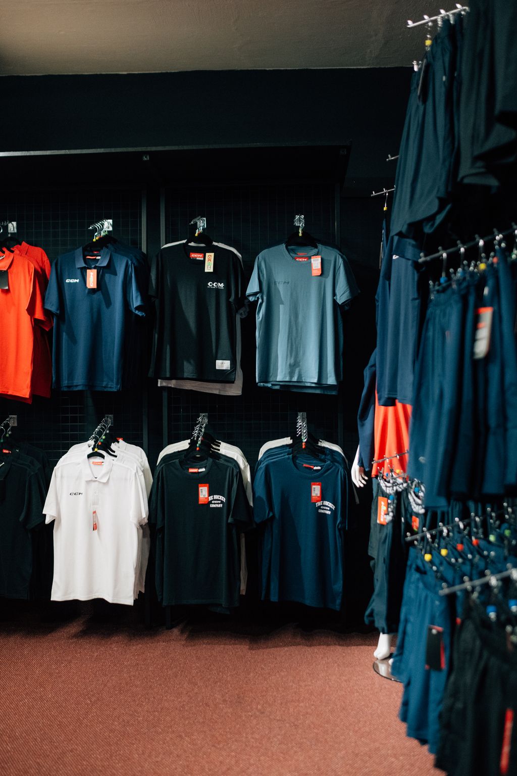 Hokejový textil v prodejně ALL4HOCKEY
